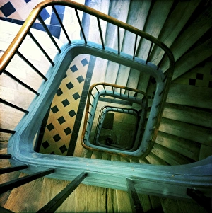 <b class=qtipBold><figcaption>Vertigo staircase</figcaption></b><br><em>© Gregor Schuster</em> Vertigo staircase