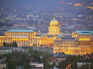 <b class=qtipBold><figcaption>View of Buda Castle at night</figcaption></b><br>View of Buda Castle at night, Budapest, Hungary View of Buda Castle at night