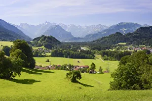 View from Malerwinkel on the valley of the Iller, behind Oberstdorf and the Alps, Hinang View from Malerwinkel on the valley of the Iller, behind Oberstdorf and the Alps, Hinang