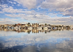 <b class=qtipBold><figcaption>Wide Angle View of Huntington Harbor</figcaption></b><br>A view of the expensive homes in Huntington Harbor located in Huntington Beach, California.<br><em>© 2009-2010 Susan Gary</em> Wide Angle View of Huntington Harbor