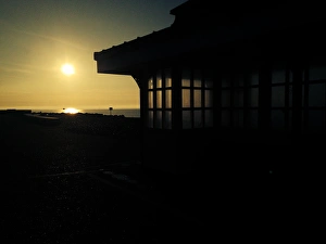 <b class=qtipBold><figcaption>Worthing beach sunrise</figcaption></b><br>Fine Art Photography, 587089451<br><em>© angelacollier2015</em> Worthing beach sunrise