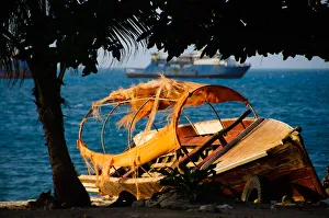 <b class=qtipBold><figcaption>Wrecked Dhow</figcaption></b><br>Stone Town, Zanzibar, Tanzania<br><em>© Altai World Photography</em> Wrecked Dhow