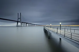 <b class=qtipBold><figcaption>Yellow Split</figcaption></b><br>Vasco da Gama Bridge - LisbonColor long exposure just a few moments before sunrise.<br><em>© © 2014 CRESENDE</em> Yellow Split