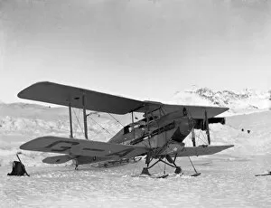 Aircraft Gallery: Aeroplane on ice - fitted with skis - Base