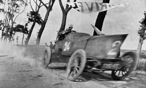 100 CV Gobron- Brille reached a record speed of 134 kmh. 1903 100 CV Gobron- Brille reached a record speed of 134 kmh. 1903