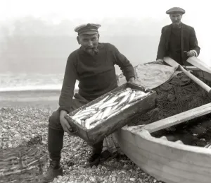 RNLI Prints: Print of Charlie Mann with a catch of herrings, 28 September 1925