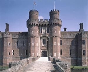 Xv Century Gallery: 6032.tif Herstmonceux Castle entrance - East Sussex - view of the exterior - one