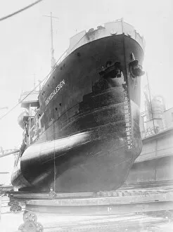 Titanic and Ocean Liners Gallery: Not a Blister ship. This curious craft, photographed in dock at Hamburg