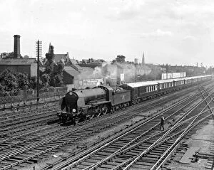 Images Dated 7th April 2006: The Bournemeth Belle luxury train passing through Wimbledon. 5 June 1930