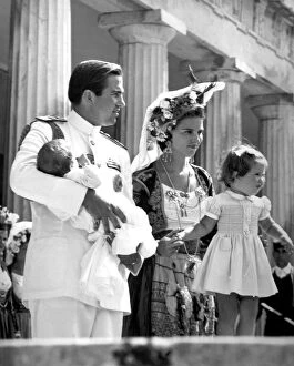 Images Dated 31st January 2001: Greek royal family outside the Palace on Corfu. August 1967