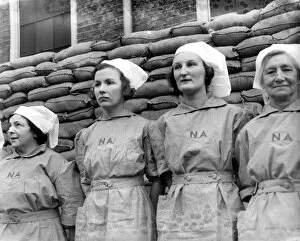 Images Dated 5th November 2004: Home Front 1940 Nursing auxillaries at a Kent hospital