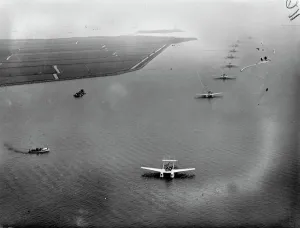 Italian air armada arrives in Londonderry . General Balbo and the 23 Savoia-Marchetti SM Italian air armada arrives in Londonderry . General Balbo and the 23 Savoia-Marchetti SM