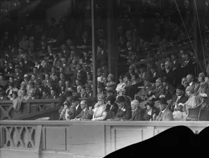 Queen Mary Of Teck Gallery: King and Queen at Wimbledon. 7 July 1928