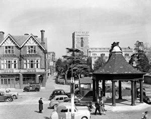 1940s Gallery: Kings Square ( Market Place ) Enfield Town, London, with the Kings Head Public House