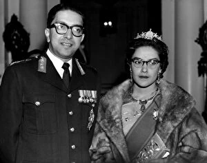 Images Dated 26th October 2001: London: King Mahendra and Queen Ratna of Nepal arrive at the Nepalese Embassy here