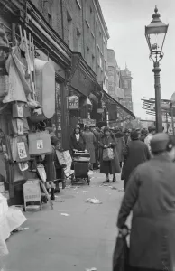 London - The Typical Street Market scene , Lambeth Walk 18 October 1932 History London - The Typical Street Market scene , Lambeth Walk 18 October 1932 History