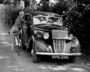 Mobile Office for Collecting Electricity Dues A car is used as a mobile office for Mobile Office for Collecting Electricity Dues A car is used as a mobile office for