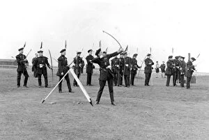 Images Dated 1st October 2003: Mussleburgh, Scotland: Members of Royal Company of Archers for trophy the Mussleburgh