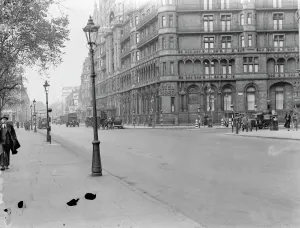 Mystery of the smashed Belisha beacon. 5 November 1934 Mystery of the smashed Belisha beacon. 5 November 1934