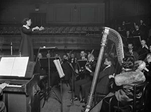 Instruments Gallery: New bobbed hair conductor for London symphony orchestra. Miss Ethel Leginska
