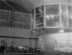 R36 Ready for launching at Inchinnan One of the gondolas of the airship 19 March 1921 R36 Ready for launching at Inchinnan One of the gondolas of the airship 19 March 1921