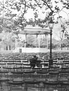 Lovers in Hyde Park May 1947 Print