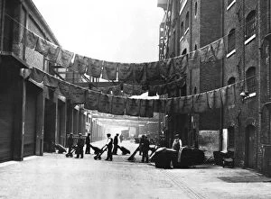 Images Dated 27th August 2015: Sugar bags hanging out to dry, North Quay, West India Docks, 1900