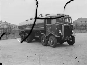 A tank truck belonging to Dussex Brothers & Co Ltd, the oil refiners based in Crayford A tank truck belonging to Dussex Brothers & Co Ltd, the oil refiners based in Crayford