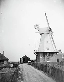 Machinery Collection: The Willesborough windmill, Ashford, Kent. Kentish smock mill. 1935