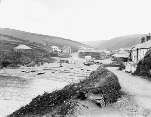 General view of Port Gaverne from the Port Isaac road, St Endellion, Cornwall. 1906 General view of Port Gaverne from the Port Isaac road, St Endellion, Cornwall. 1906