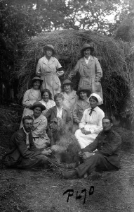 Group photograph with members of the First World War Womens Land Army, Tregavethan Farm Group photograph with members of the First World War Womens Land Army, Tregavethan Farm