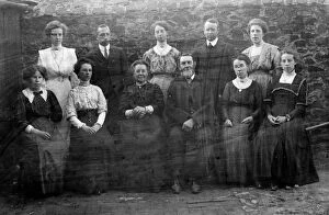 Images Dated 2nd January 2016: Hawking Family, Bude, Cornwall. Early 1900s