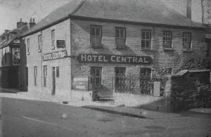 Hotel Central, Quay Street, Truro, Cornwall. Around 1930 Hotel Central, Quay Street, Truro, Cornwall. Around 1930