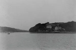 Malpas Ferry arriving at Tregothnan landing, St Michael Penkivel, Cornwall. Late 1800s Malpas Ferry arriving at Tregothnan landing, St Michael Penkivel, Cornwall. Late 1800s