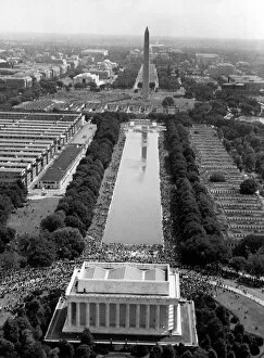Aerial view shows March on Washington participants streaming towards the Lincoln Memorial