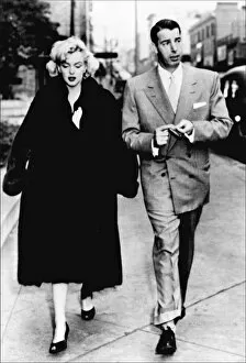 Celebrity & People Collection: American Baseball Player Joe DiMaggio with Marilyn Monroe