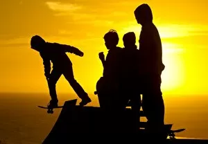 Backlit Gallery: Chile-Feature-Skateboarding