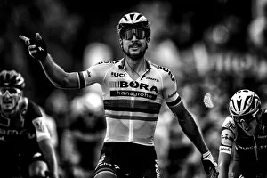 Tour de France 2017 Gallery: Cycling-Fra-Bel-Tdf2017-Line-Black and White