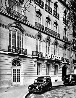 Images Dated 1st December 1970: France-Givenchy-Fashion