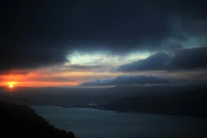 <b class=qtipBold><figcaption>New Zealand-Dunedin-Feature</figcaption></b><br>The sun sets above the water in Dunedin, on September 21, 2011. AFP PHOTO / CHRISTOPHE SIMON / AFP PHOTO / CHRISTOPHE SIMON<br><em>© Copyright Agence France-Presse (AFP) - All Rights Reserved</em> New Zealand-Dunedin-Feature