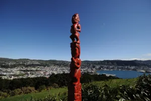<b class=qtipBold><figcaption>New Zealand-Maori-Feature</figcaption></b><br>A Maori totum stands on Mount Victoria Lookout in Wellington during the Rugby World Cup. AFP PHOTO/Peter PARKS / AFP PHOTO / PETER PARKS<br><em>© Copyright Agence France-Presse (AFP) - All Rights Reserved</em> New Zealand-Maori-Feature