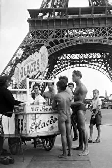 Swimsuit Gallery: Paris-Seine-Summer