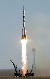 Images Dated 18th September 2006: Russia-Us-Space-Tourist