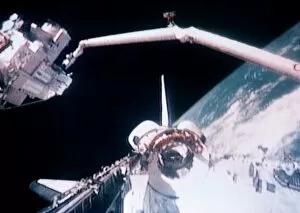 Images Dated 19th September 1993: Space-Shuttle and Robot Arm