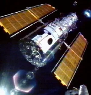 Images Dated 10th December 1993: Us-Hubble Floats Free