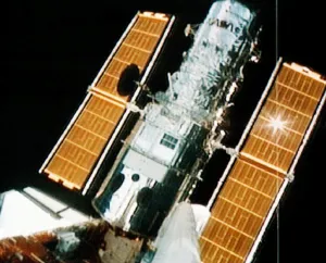 Images Dated 9th December 1993: Us-Space-New Solar Panels
