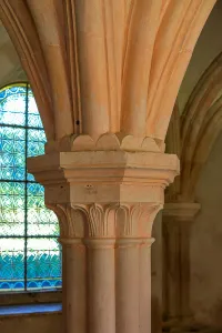 Abbey of Fontenay. Detail of the pillars of the Chapter house (photography) Abbey of Fontenay. Detail of the pillars of the Chapter house (photography)