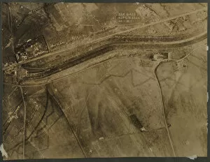 Earthworks Gallery: Aerial photograph with WWI trenches, 1918 (b / w photo)