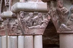 Arcade captial depicting the Raising of Lazarus (photo) Arcade captial depicting the Raising of Lazarus (photo)