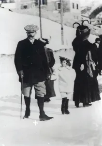 Archduke Franz Ferdinand of Austria with one of his children (b/w photo) Archduke Franz Ferdinand of Austria with one of his children (b/w photo)